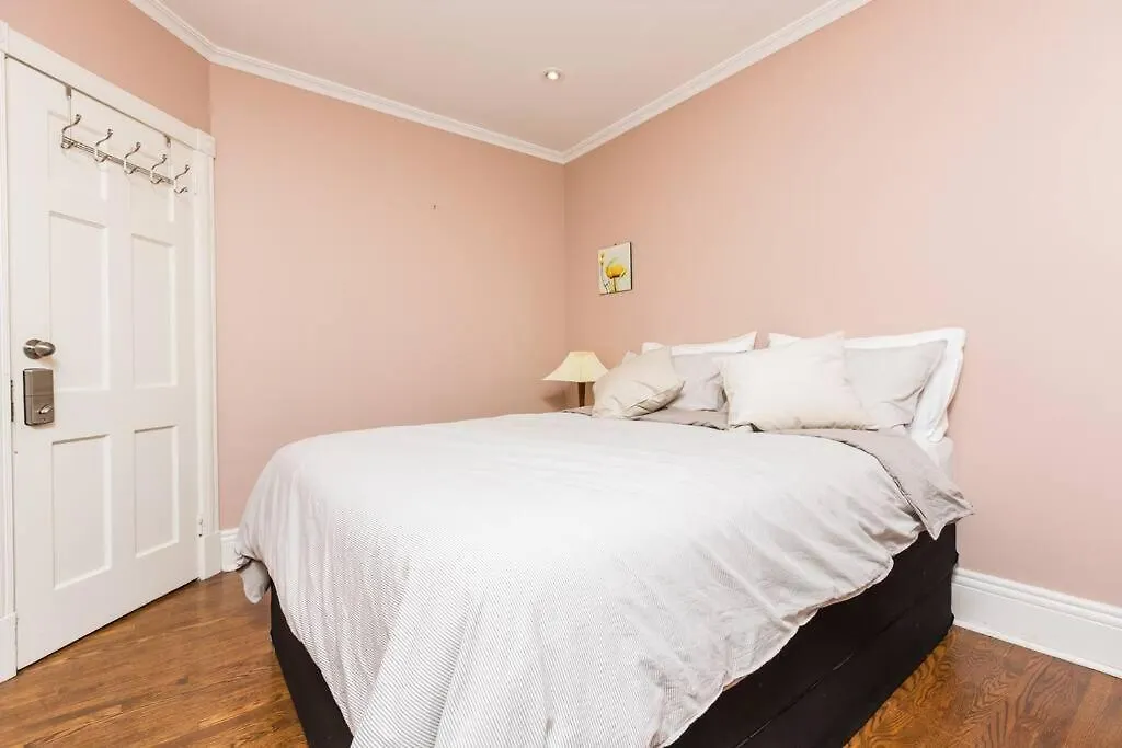 2-Bdrm Lovely Home - Sunnylea Prime -The Kingsway Toronto
