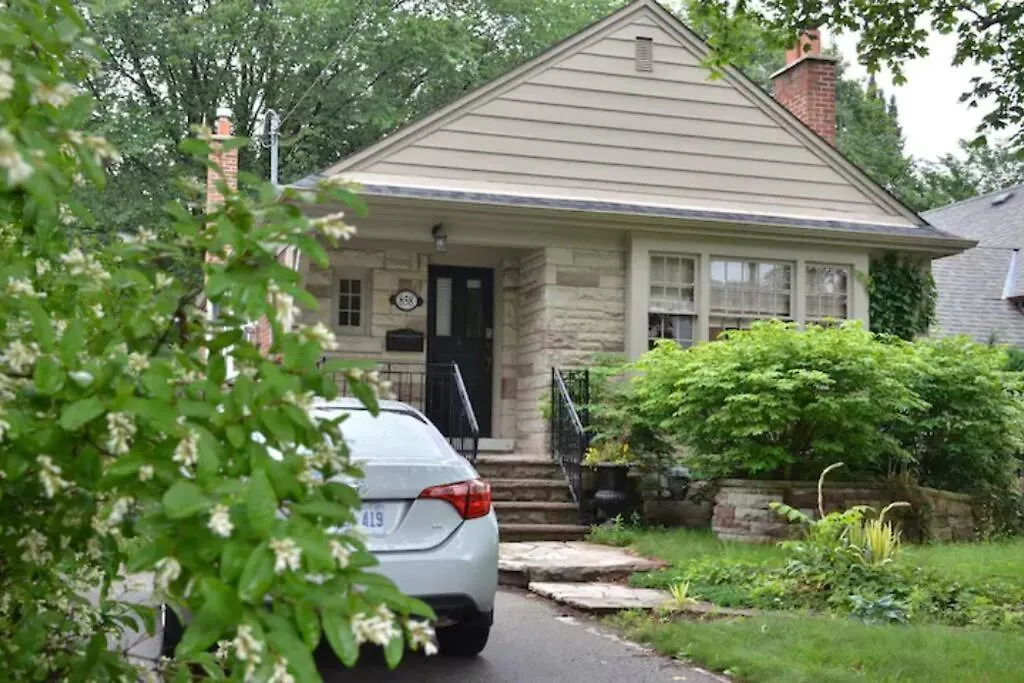 2-Bdrm Lovely Home - Sunnylea Prime -The Kingsway Toronto
