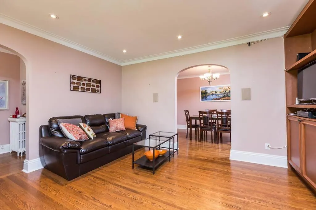 2-Bdrm Lovely Home - Sunnylea Prime -The Kingsway Toronto